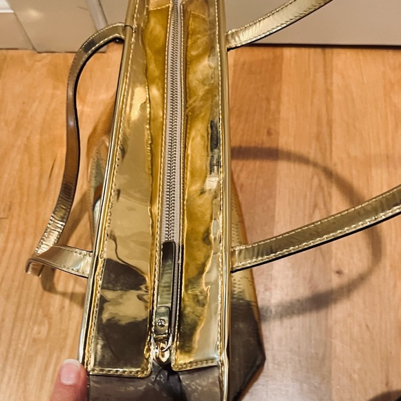 Kate Spade /Gold /Perforated Hearts /Shoulder Tote bag. Dimensions 10/12/6 - Picture 8 of 9